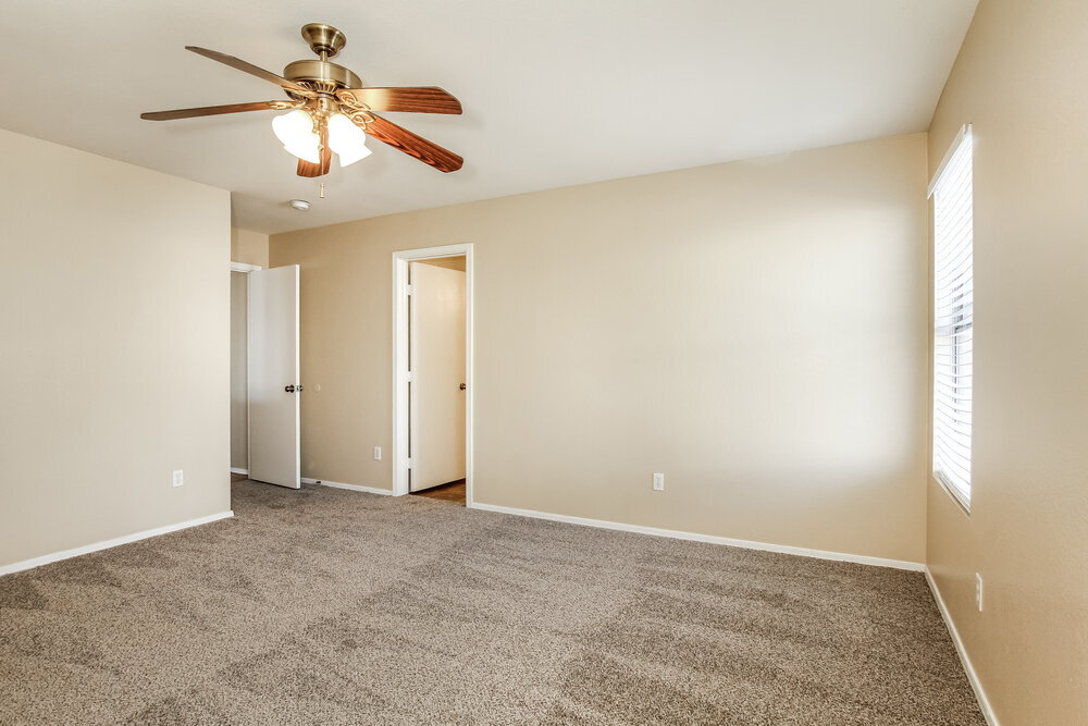 Building Photo - 2746 S Southwind Dr