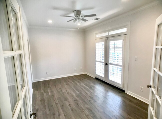Building Photo - 2104 Bancroft Ln