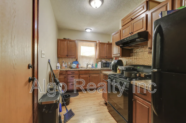 Primary Photo - 2646 Dupont Ave N