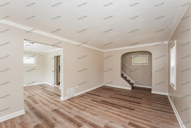 Building Photo - 805 Woodland Ave