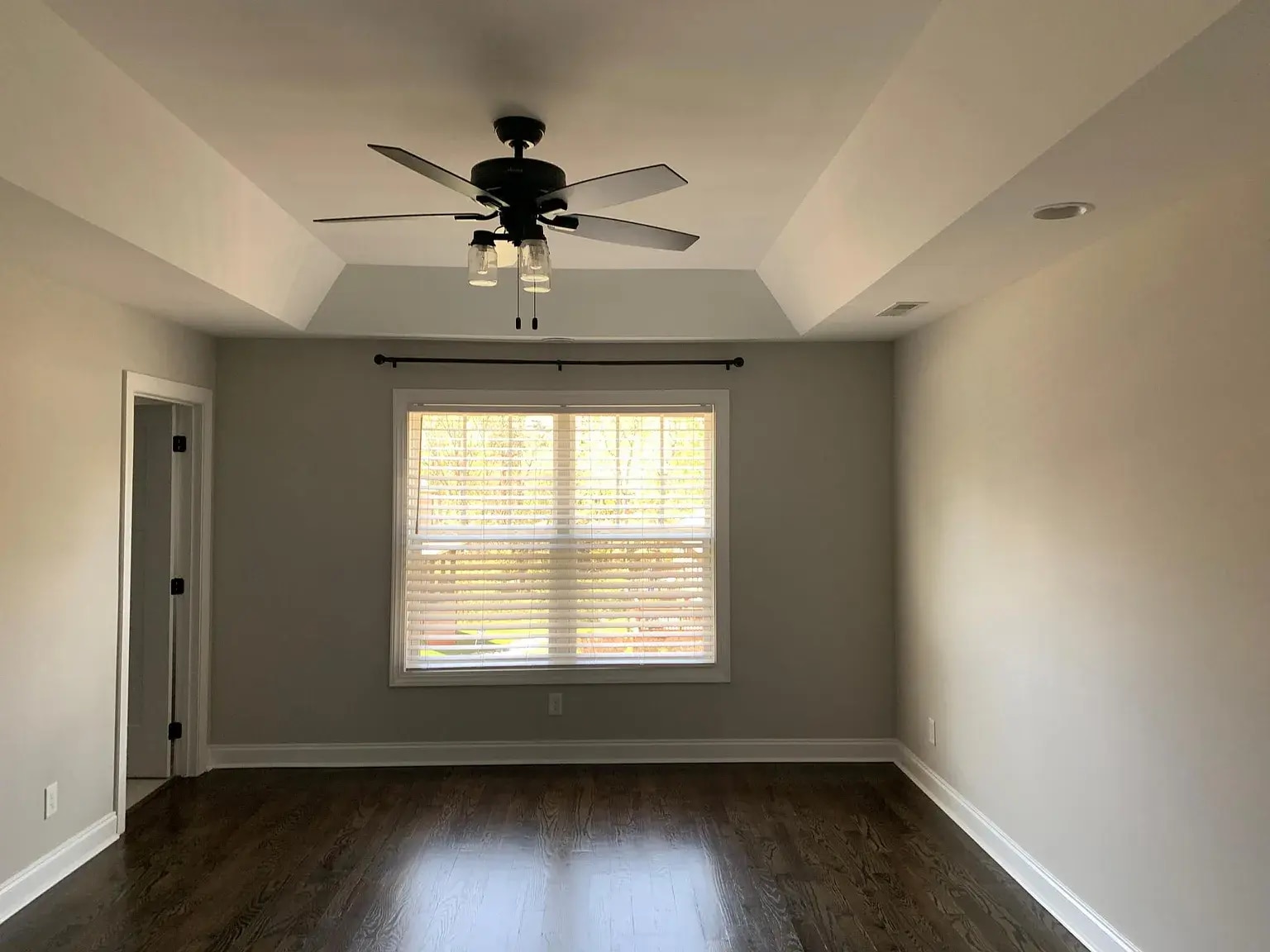 Master Bedroom - 1045 Presidents Ln