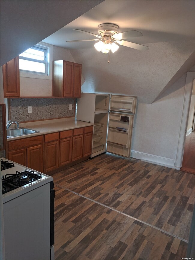 Building Photo - 141 82nd Dr