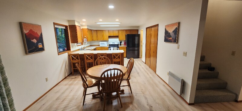 Building Photo - 6928 Alpine Dr SW