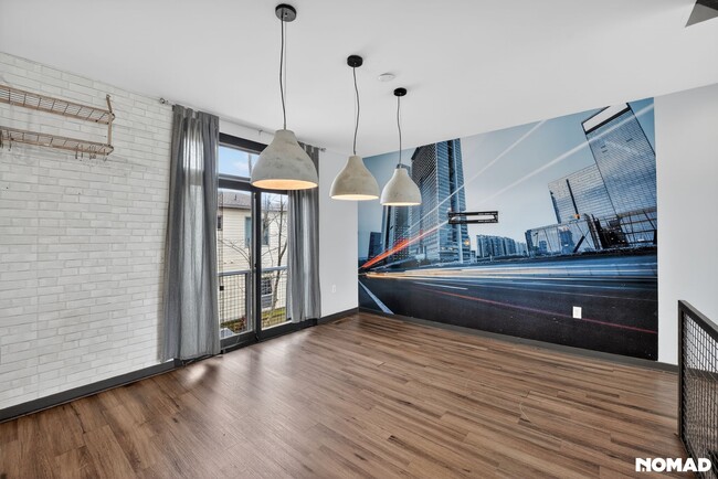 Building Photo - 1273 MacKintosh pknw