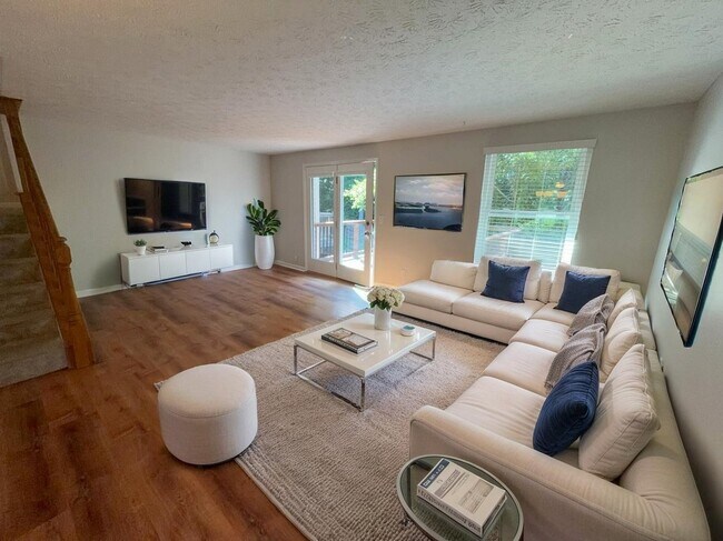 Building Photo - 778 Woodlyn Dr S