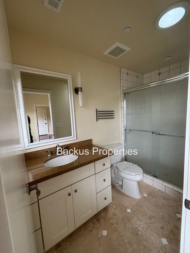 Building Photo - Stunning three bedroom home in picturesque...