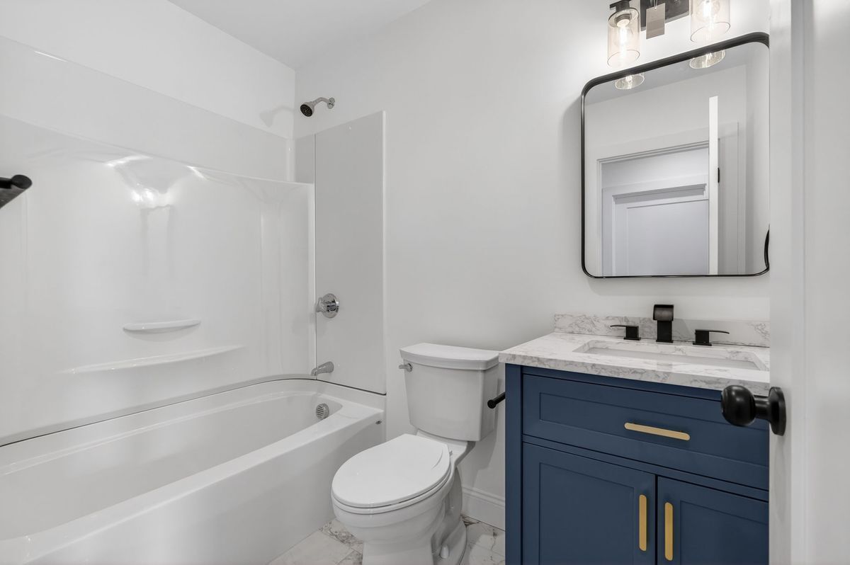 Building Photo - 371 Cabot St