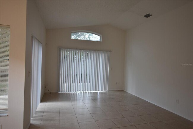 Building Photo - 3240 Brewster Dr