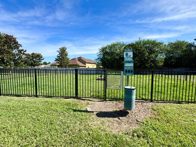 Building Photo - The Gables 2BR | 2.5BA Townhome!