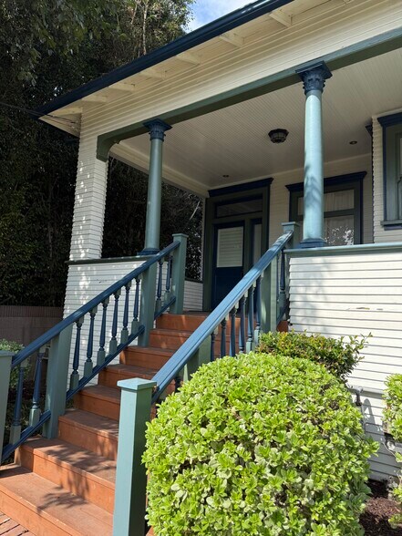Building Photo - 629 Belmont Ave