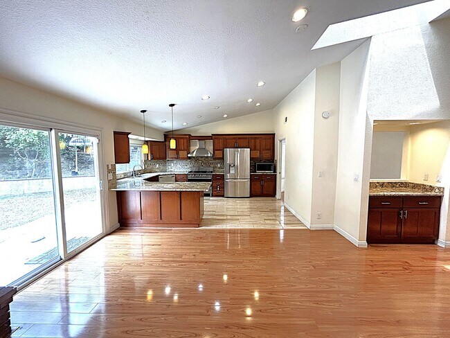 Building Photo - 904 Sky Meadow Pl