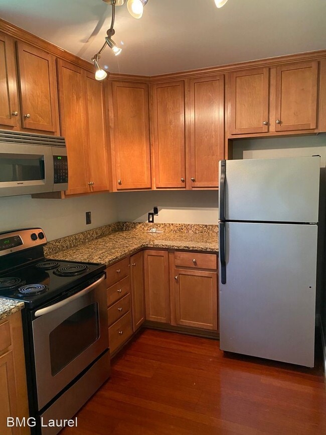 Building Photo - 1 br, 1 bath House - 19 Post Office Ave Un...