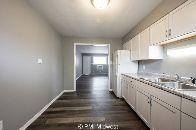 Building Photo - Beautiful 2 Bed, 1 Bath Apartment in Avon ...