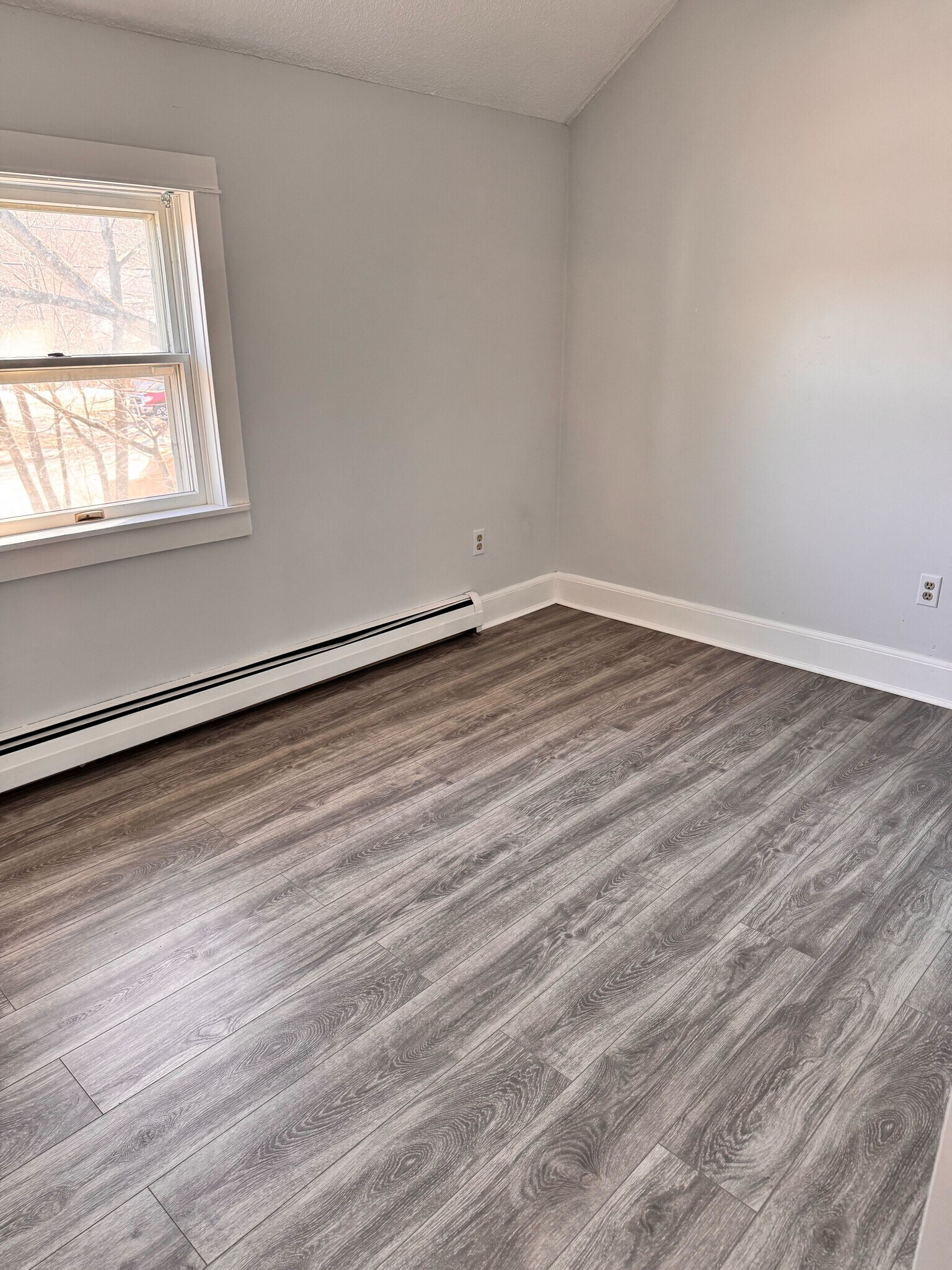 Building Photo - 317 S Main St