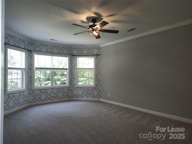 Building Photo - 9009 Hammersley Dr