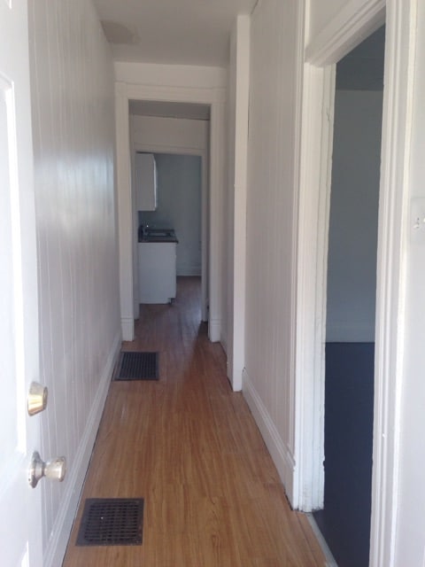 Building Photo - 103 W Walnut St