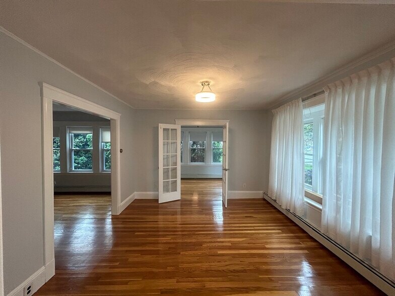 Building Photo - 23 Webster St