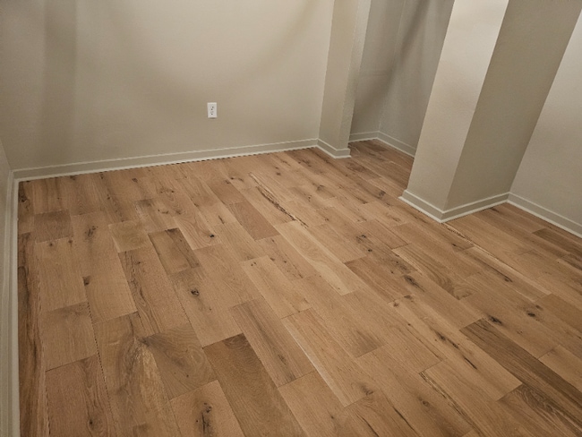 Building Photo - 704 NE Front St