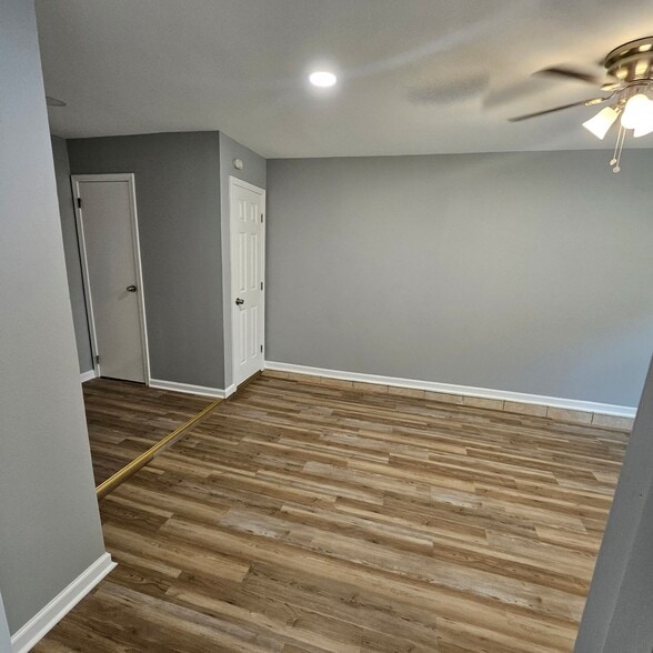 Building Photo - 826 Sherron Ave