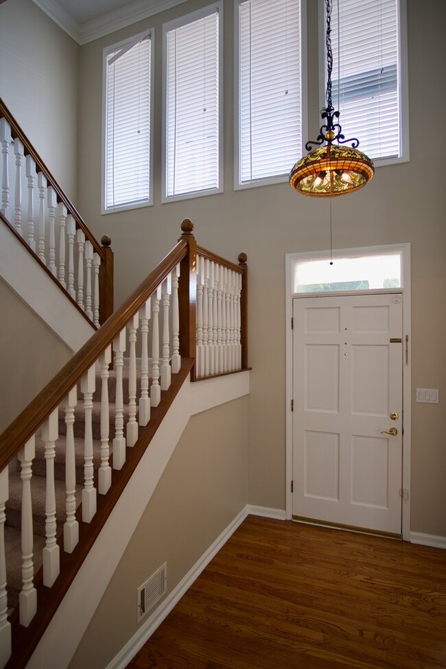 Building Photo - Dunwoody Living at Its Best – Spacious 4BR...