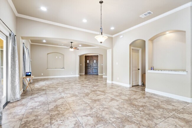 Building Photo - 8210 Roy Ln