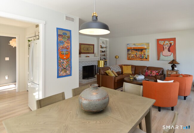 Building Photo - 44 Heritage Vlg