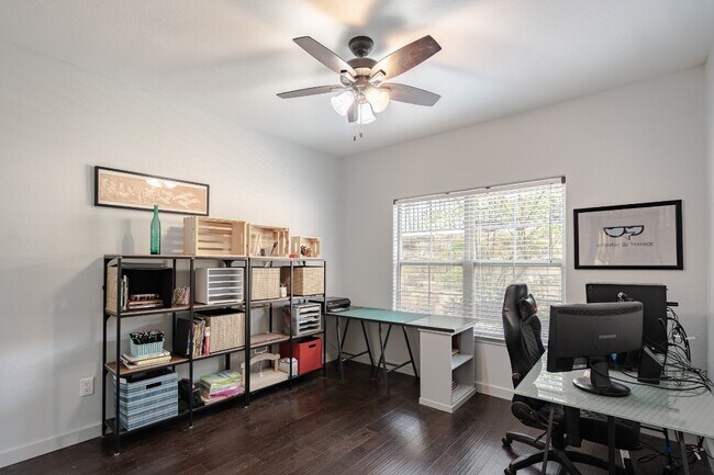 Building Photo - 6810 Deatonhill Dr