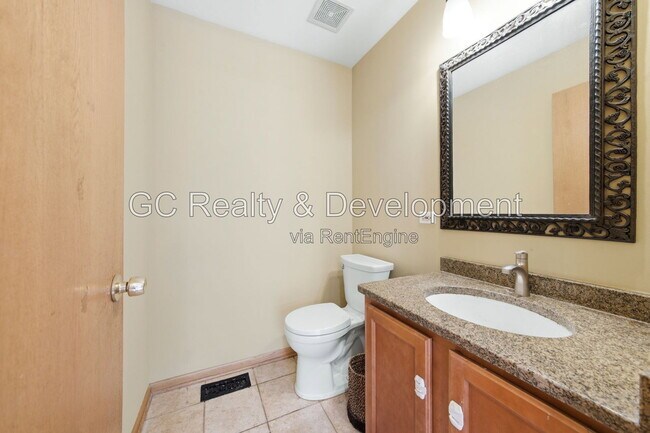 Building Photo - 1007 Forest Dr