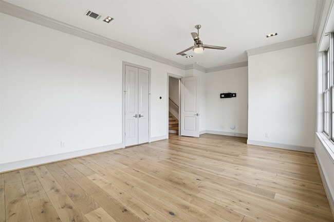 Building Photo - 19 Robita St