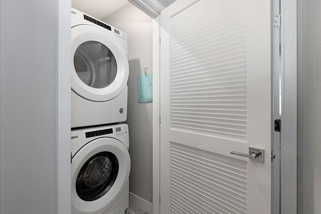 Building Photo - Stunning & Spacious - 3BD/2.5BA Townhome - Resort Style Living! Smart Home! Roof Deck w/ Expansiv...