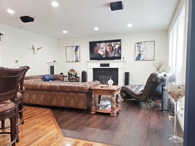 Building Photo - 4812 Beaver Pond Dr S