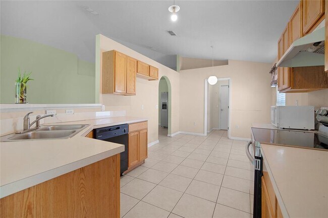 Building Photo - 265 Jocelyn Dr