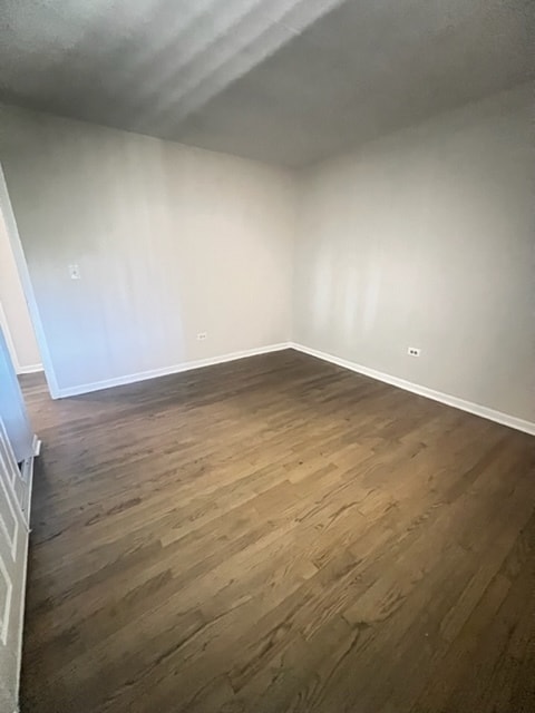 Building Photo - 593 Park Plz