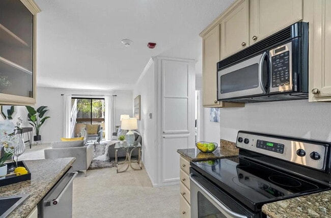 Building Photo - "Chic 1-Bed Waterfront Apartment with Cent...