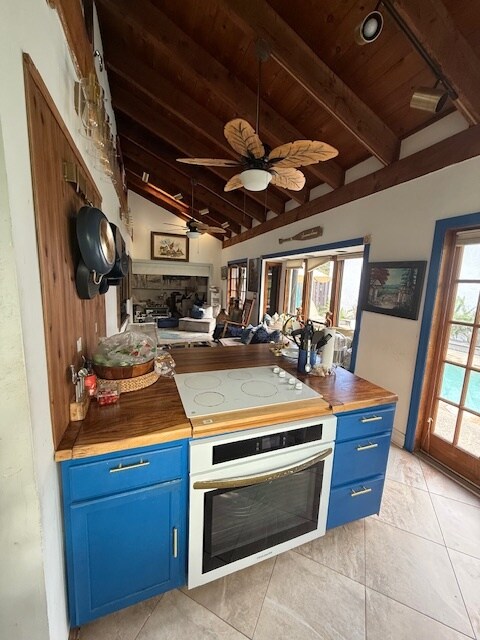 Kitchen overlooking Family Room - 1420 W Sandpiper Cir