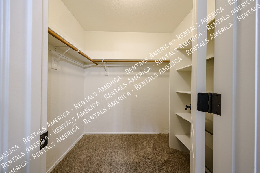 Building Photo - 9827 W Keyser Dr