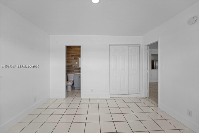 Building Photo - 380 SE 12th Ave