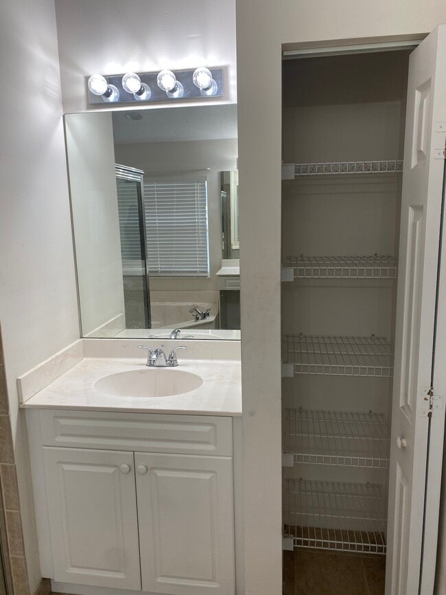 Building Photo - 375 Lexington Ave SW