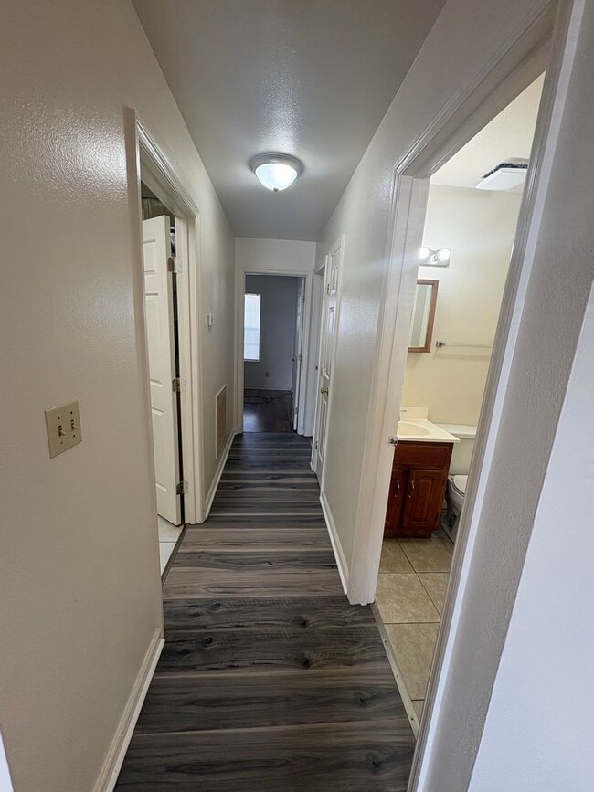 Building Photo - Cozy 2 Bedroom Duplex In Mount Sterling