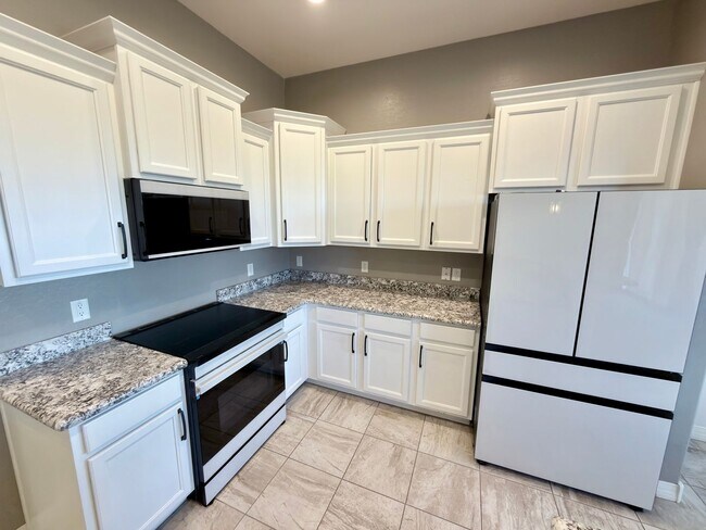 Building Photo - 6096 Laguna Ln