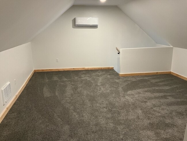 Building Photo - 8 Woodland Ct