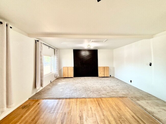 Building Photo - South Denver Brick Ranch