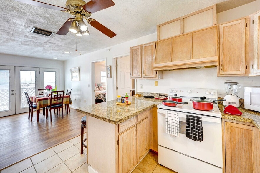 Building Photo - 3602 Waterloo Dr