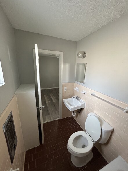 Building Photo - 276 White Bridge Pike