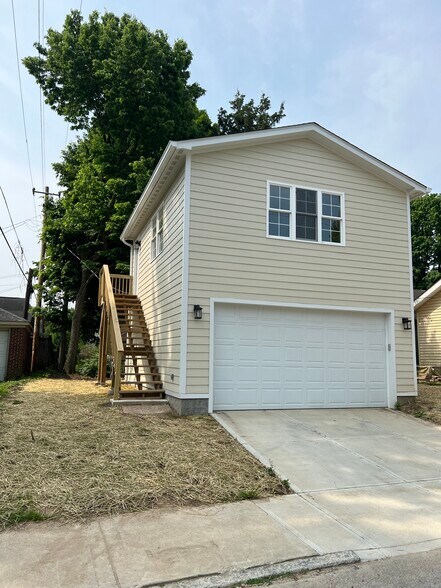 Building Photo - 4841 N Kenwood Ave