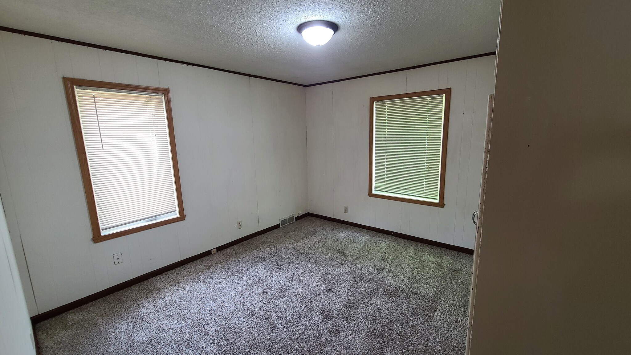 Building Photo - 1326 11th St N