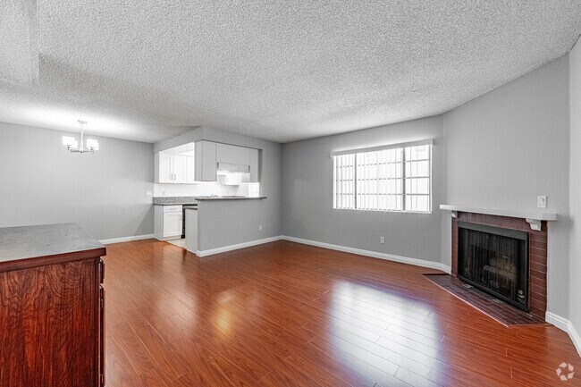 2BR, 2BA - 1,100SF - Living Room - 409 W Dryden St