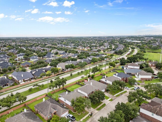 Building Photo - 2610 Cypress Springs Dr