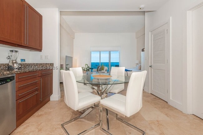 Building Photo - 2301 Collins Ave