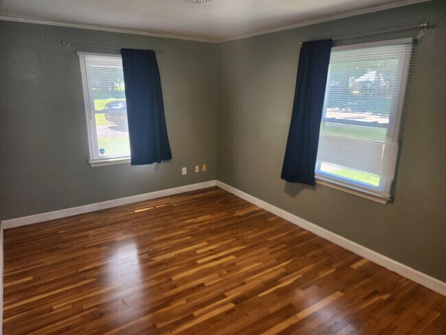 Building Photo - 1234 Herold Ave
